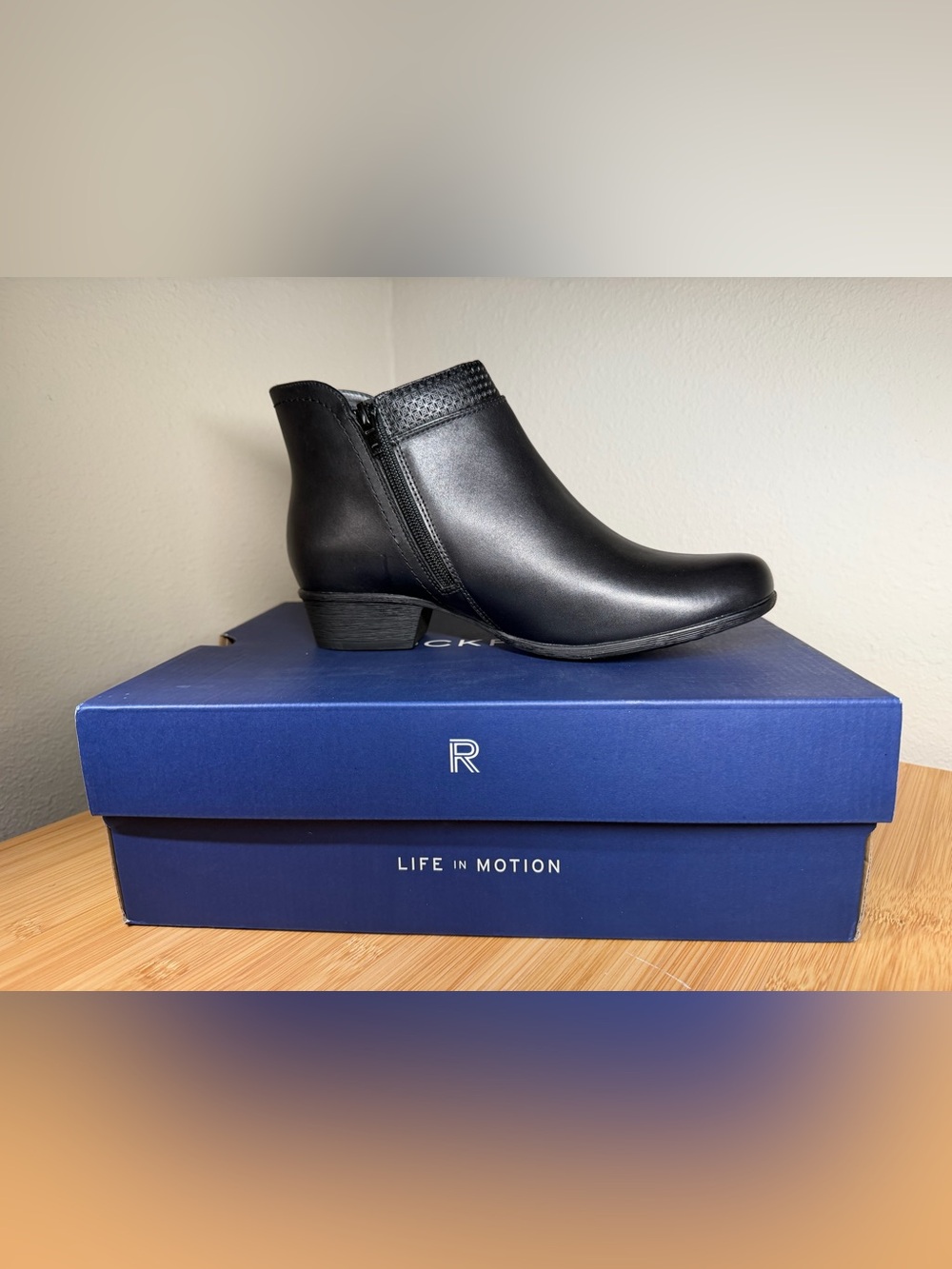 Rockport Women's Black Leather Carly Bootie Ankle Boot NIB Sz 8.5